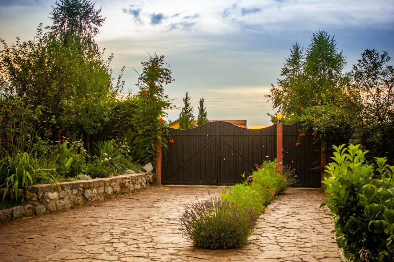 Villa Katarina With Pool Баня-Лука Екстер'єр фото